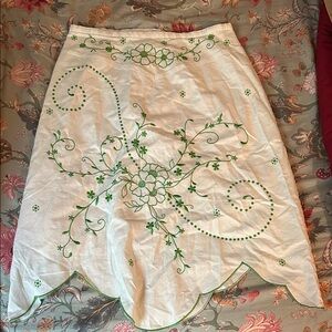 Bandolino Cream and Green Embroidered A-Line Skirt